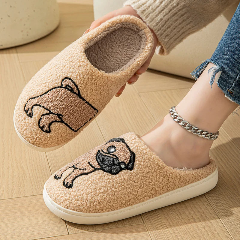 Paws & Relax – Mops-Pantoffeln für gemütliche Stunden